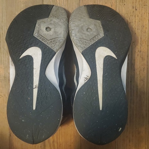 Nike sneakers - Picture 2 of 3